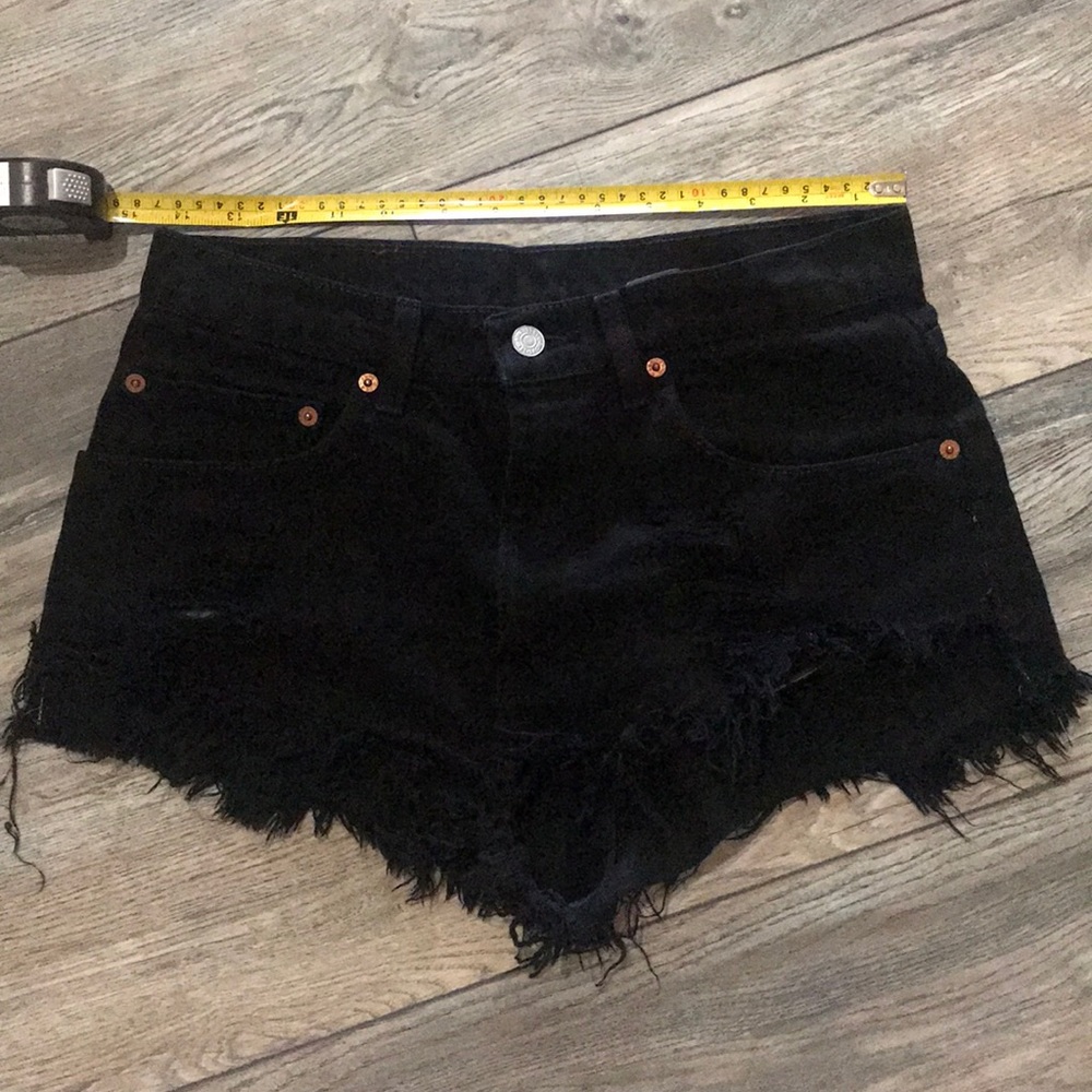Levi’s high waisted cut off shorts